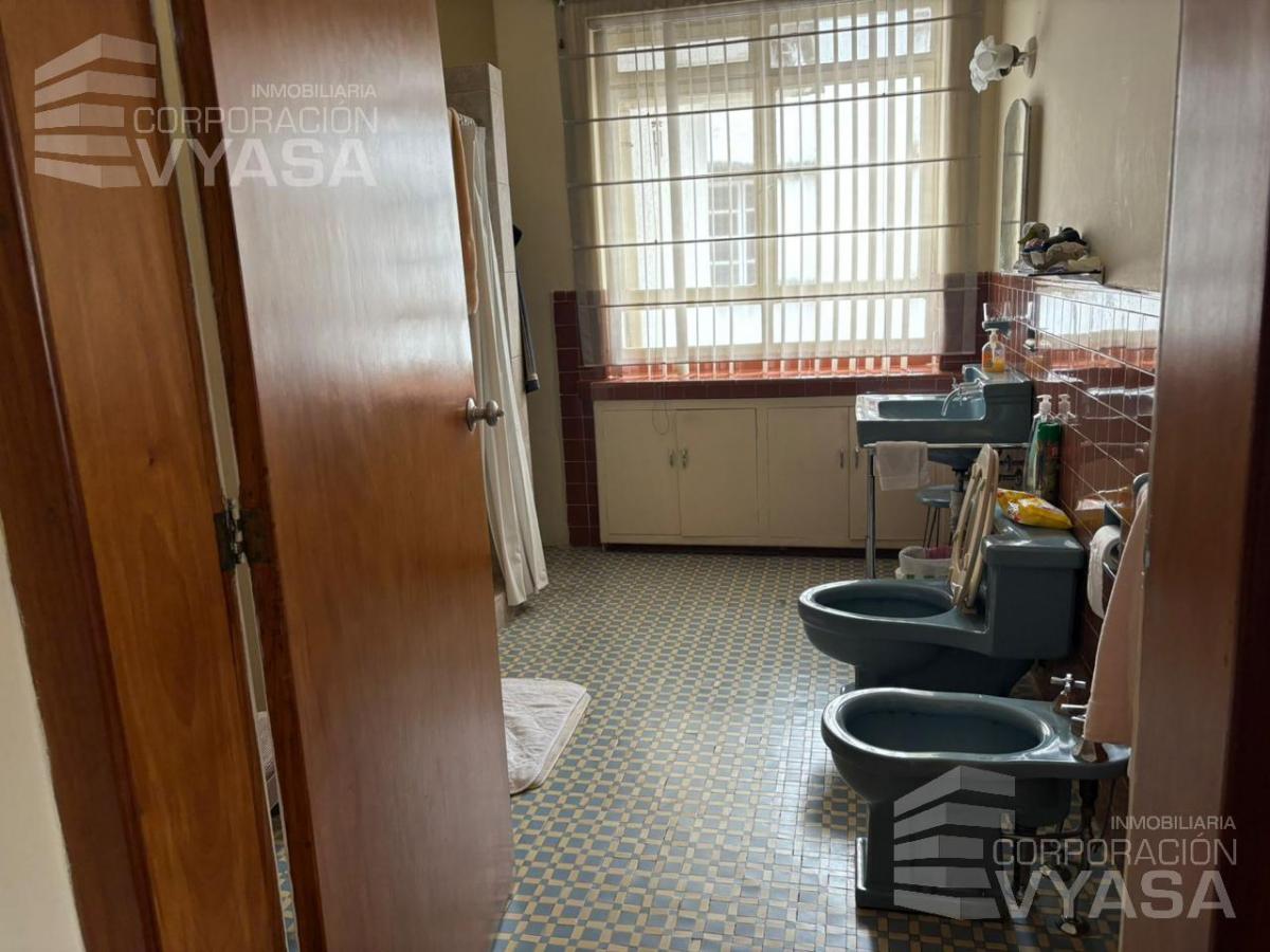6 de Dcieimbre - Cerca Al Multicentro, en Venta Casa de 848 m² — imagen 8