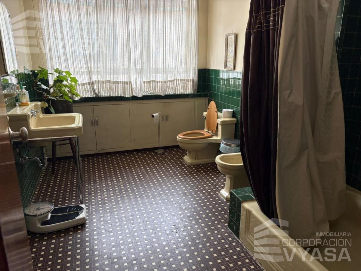 6 de Dcieimbre - Cerca Al Multicentro, en Venta Casa de 848 m² — imagen 5