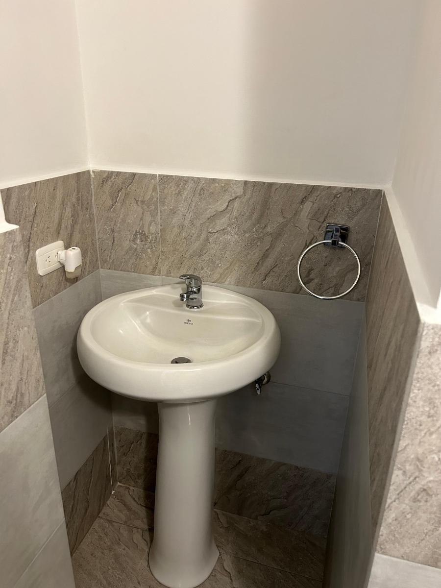 Departamento de Venta en Conjunto Sector Av 11 de Noviembre, Chimborazo — imagen 3
