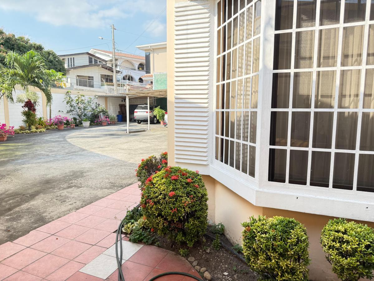 Vendo Casa con Uso de Suelo Comercial Zona Ceibos, Guayas — imagen 10