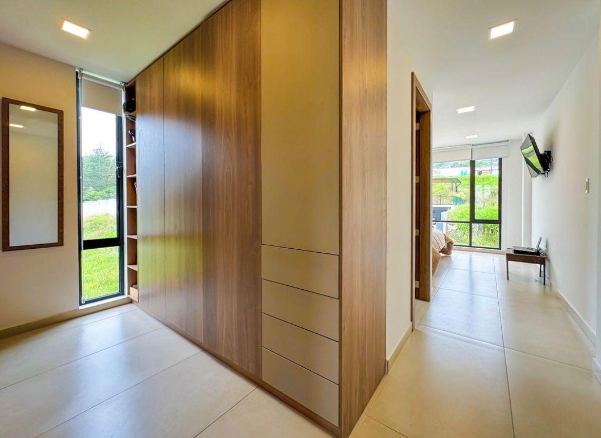 Hermosa Casa en Venta Dentro de Conjunto Sector Nayon — imagen 3