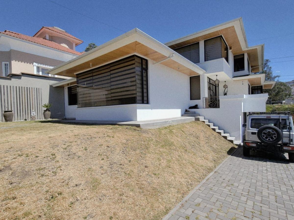 Casa de Venta en La Urbanización El Condado de 454 m con Una Suite Independiente — imagen 10