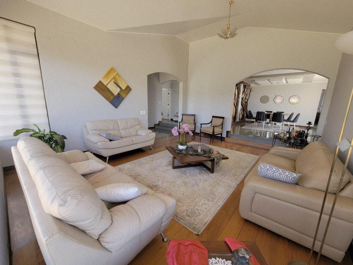 Casa de Venta en La Urbanización El Condado de 454 m con Una Suite Independiente — imagen 7