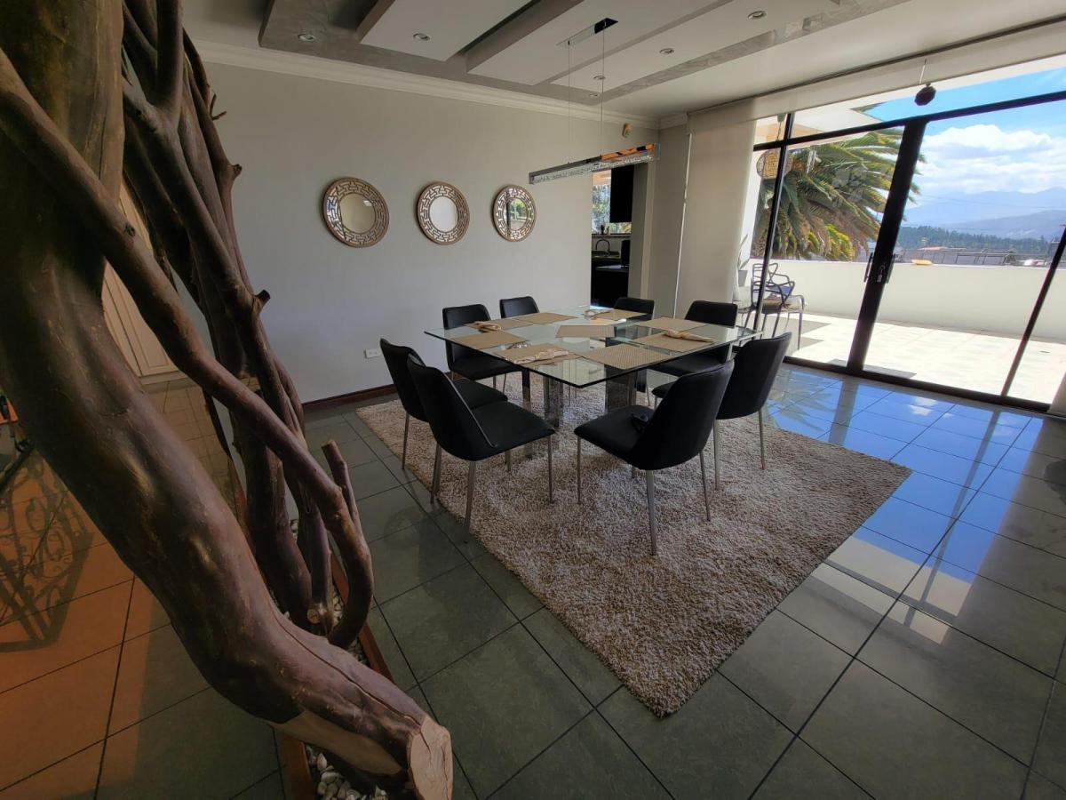 Casa de Venta en La Urbanización El Condado de 454 m con Una Suite Independiente — imagen 6