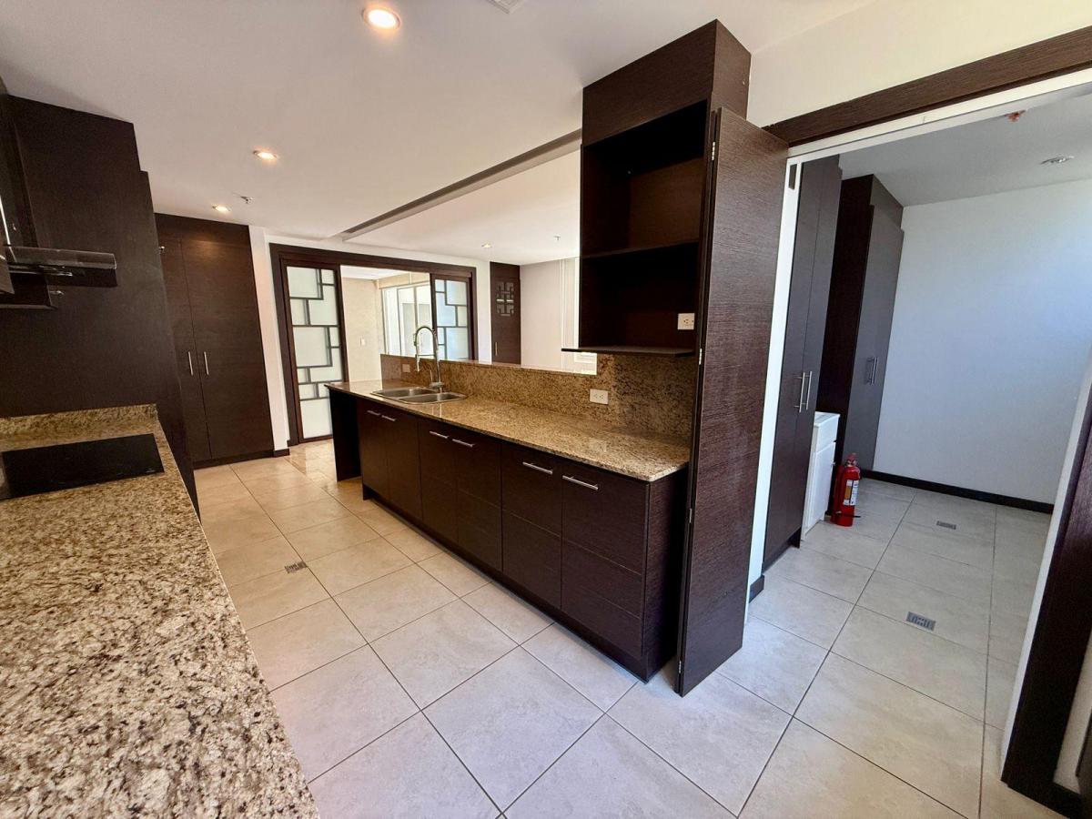 Hermoso y Confortable Departamento en Venta – Cumbayá, Sector Site Center — imagen 9