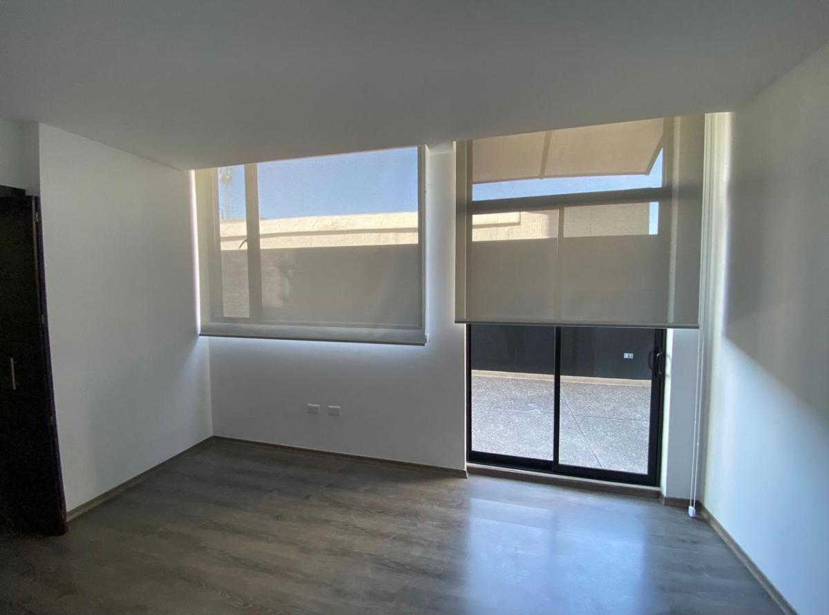 Moderno Departamento con Patio - La Carolina - Portugal — imagen 8