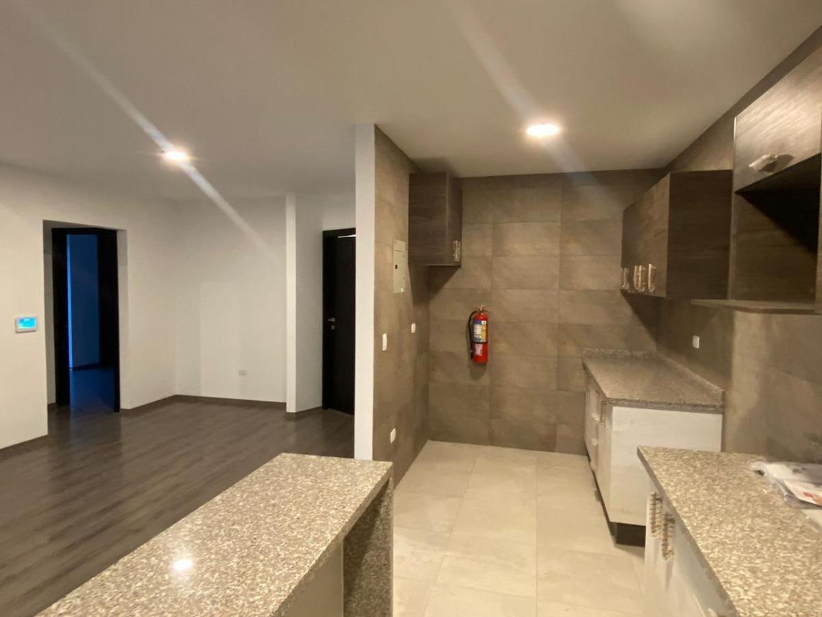 Moderno Departamento con Patio - La Carolina - Portugal — imagen 7