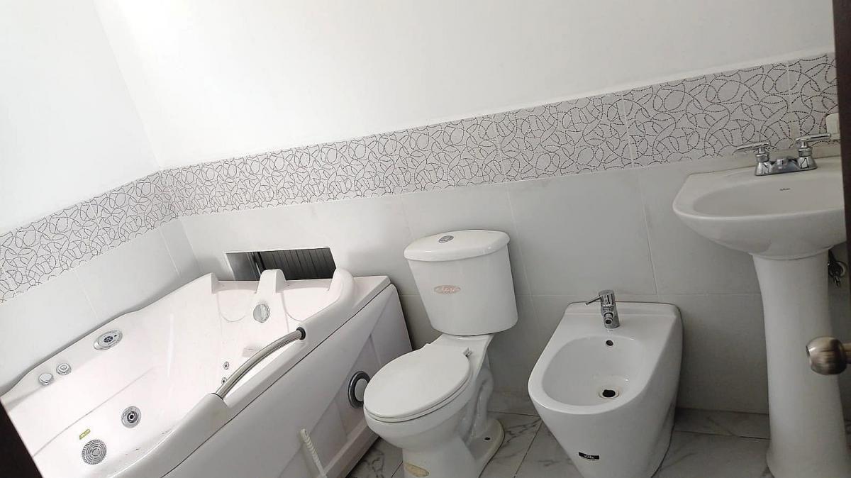 Venta Casa por Estrenar en Conjunto Privado Sector San Patricio Calderón — imagen 3