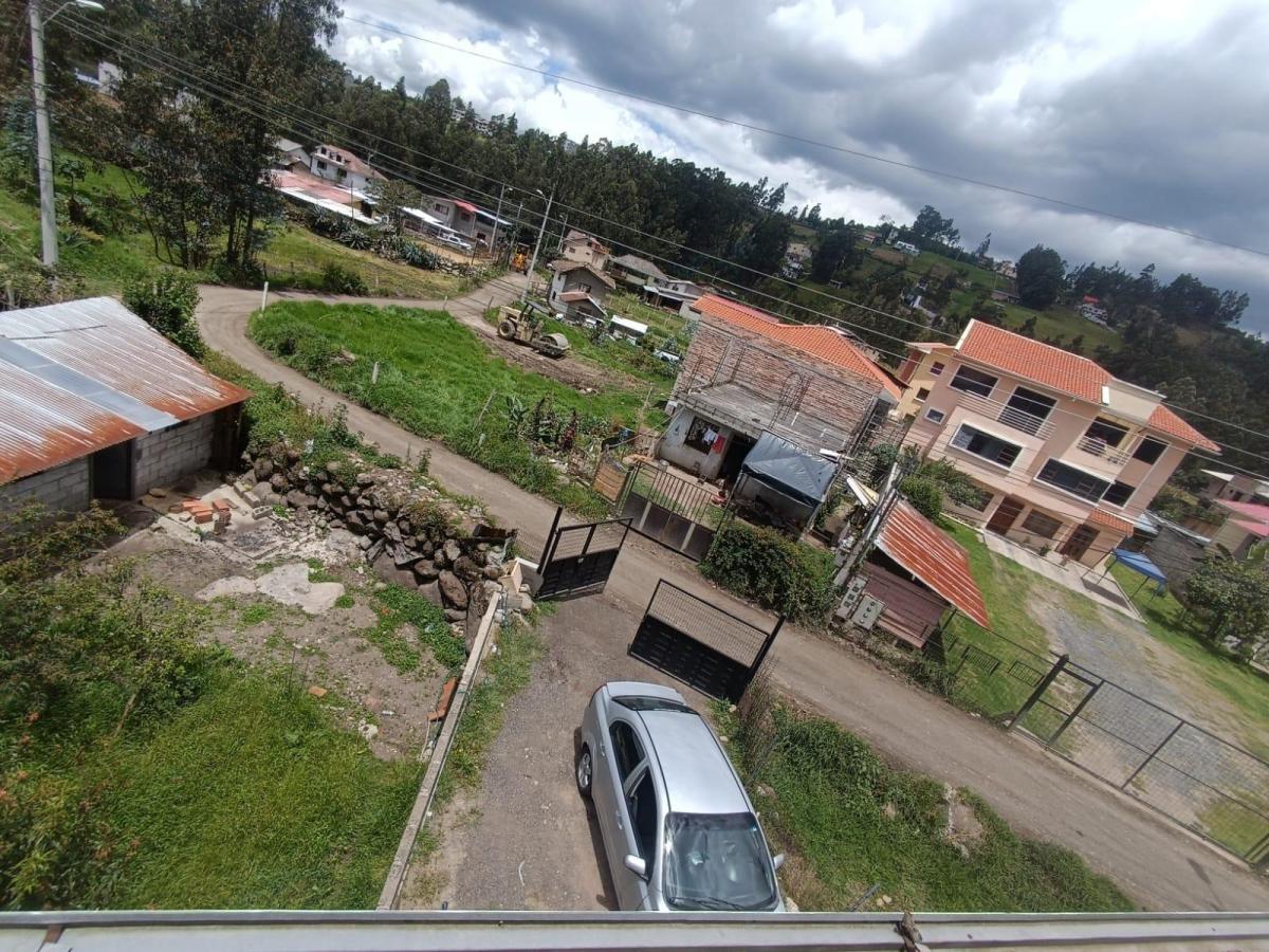 Propiedad con Amplia Área Verde en Barabón, Azuay — imagen 10