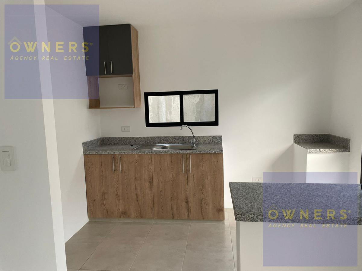 Venta Casa de Dos Pisos en Urbanización Los Prados (Lm), Guayas — imagen 9