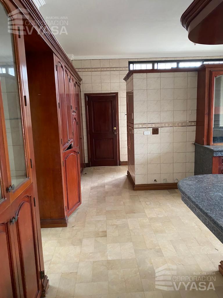 Guayaquil - Los Ceibos, Casa en Venta 954 m², Guayas — imagen 9