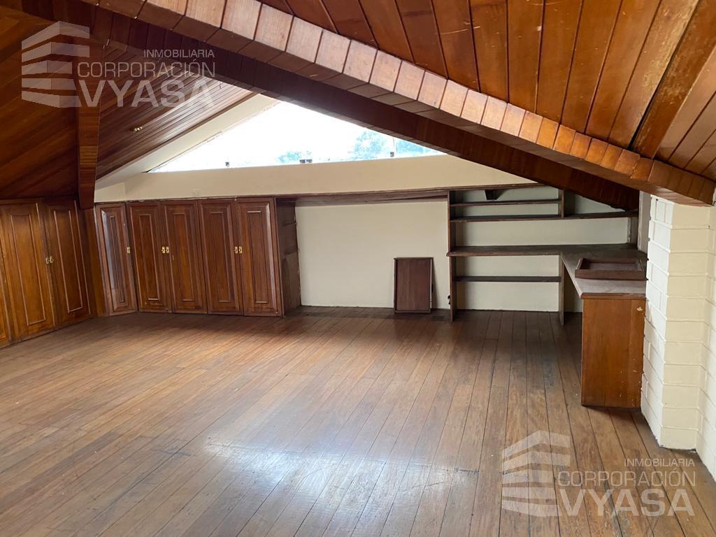 Guayaquil - Los Ceibos, Casa en Venta 954 m², Guayas — imagen 8