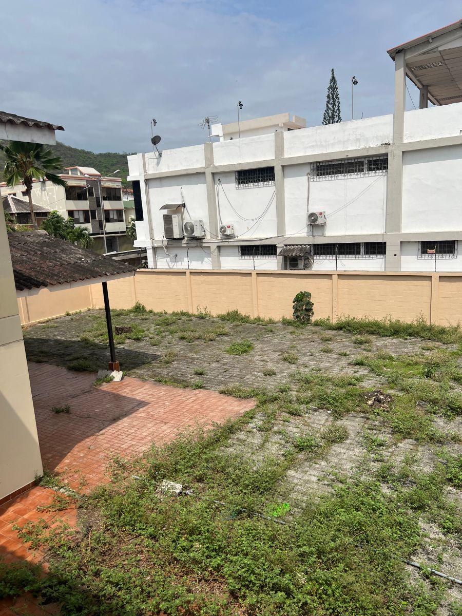 Venta 600 m² de Terreno, Casa 305 m² de Constr - Avda. Leopoldo Carrera Calvo, Frente Colegio Balandra, Guayas — imagen 10