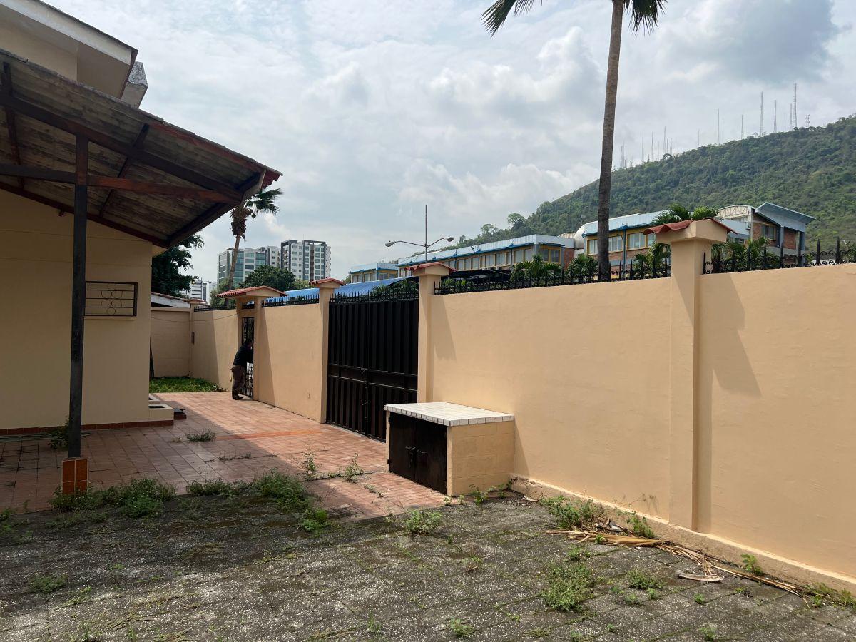 Venta 600 m² de Terreno, Casa 305 m² de Constr - Avda. Leopoldo Carrera Calvo, Frente Colegio Balandra, Guayas — imagen 7
