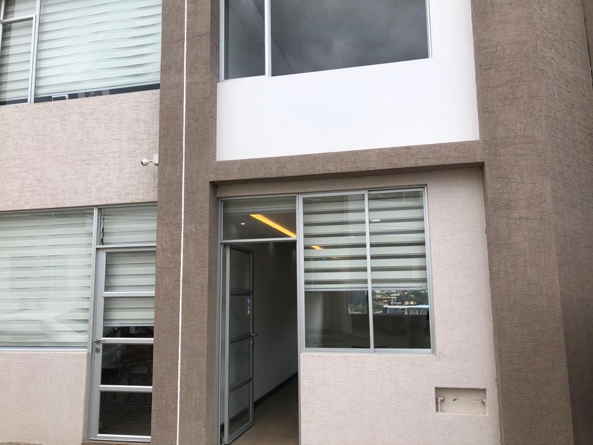 Casa en Venta, Ambato Cerca a La Uniandes A. V Panamericana, Tungurahua — imagen 3