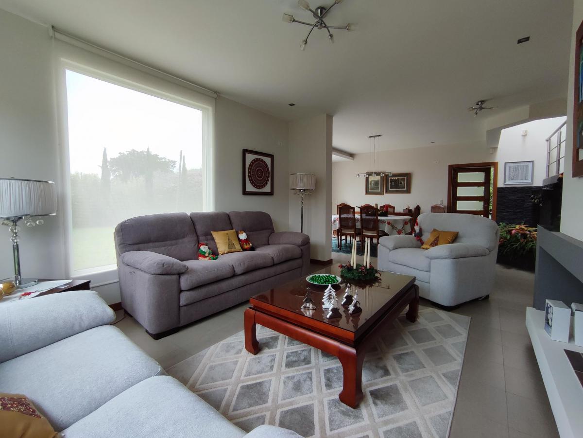 Linda y Amplia Casa Independiente en Venta o Renta Sector Nayón — imagen 8