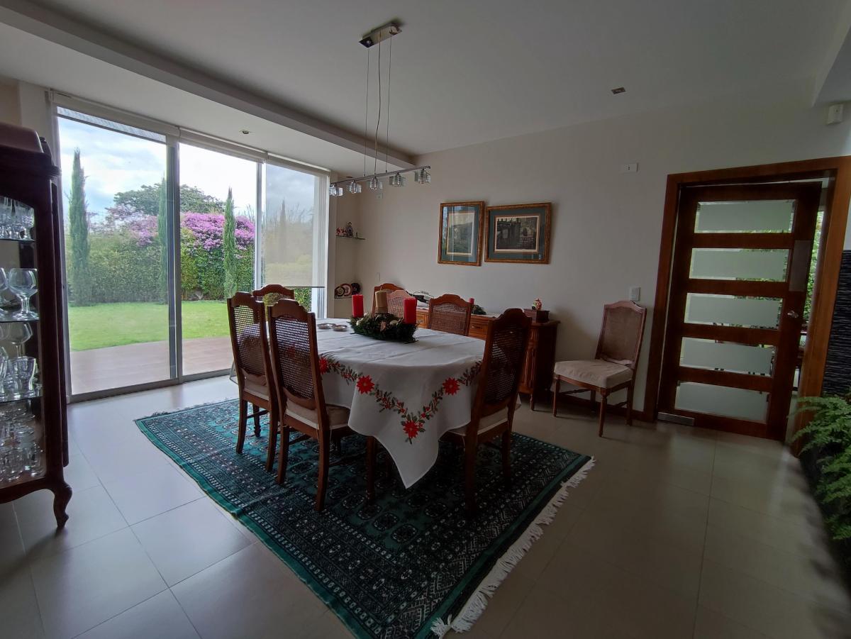 Linda y Amplia Casa Independiente en Venta o Renta Sector Nayón — imagen 4