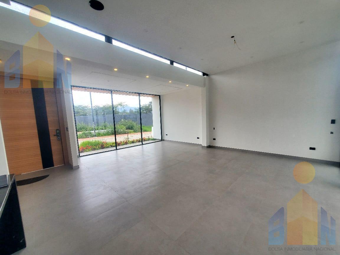 Venta Casa No Adosada por Estrenar en Una o Dos Plantas, Acabados de Lujo — imagen 5