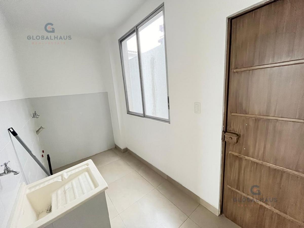 Venta de Casa Esquinera en Urb. Condado Vicolinci con 3 Habitaciones m. H. Guayas — imagen 9