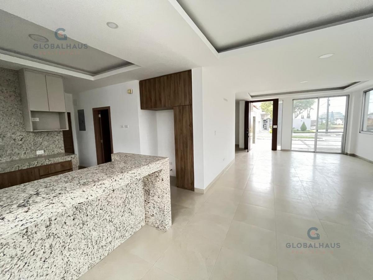 Venta de Casa Esquinera en Urb. Condado Vicolinci con 3 Habitaciones m. H. Guayas — imagen 8