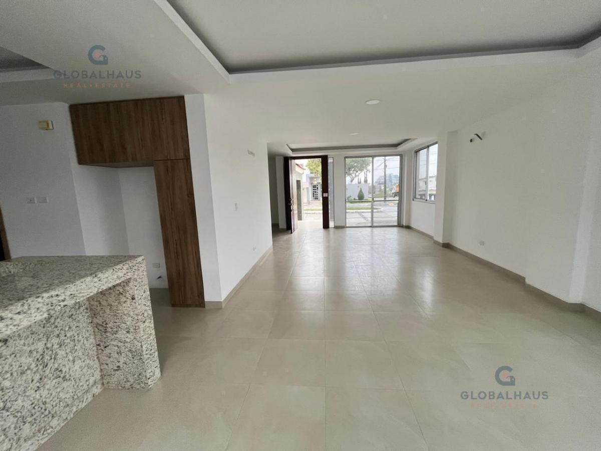 Venta de Casa Esquinera en Urb. Condado Vicolinci con 3 Habitaciones m. H. Guayas — imagen 7
