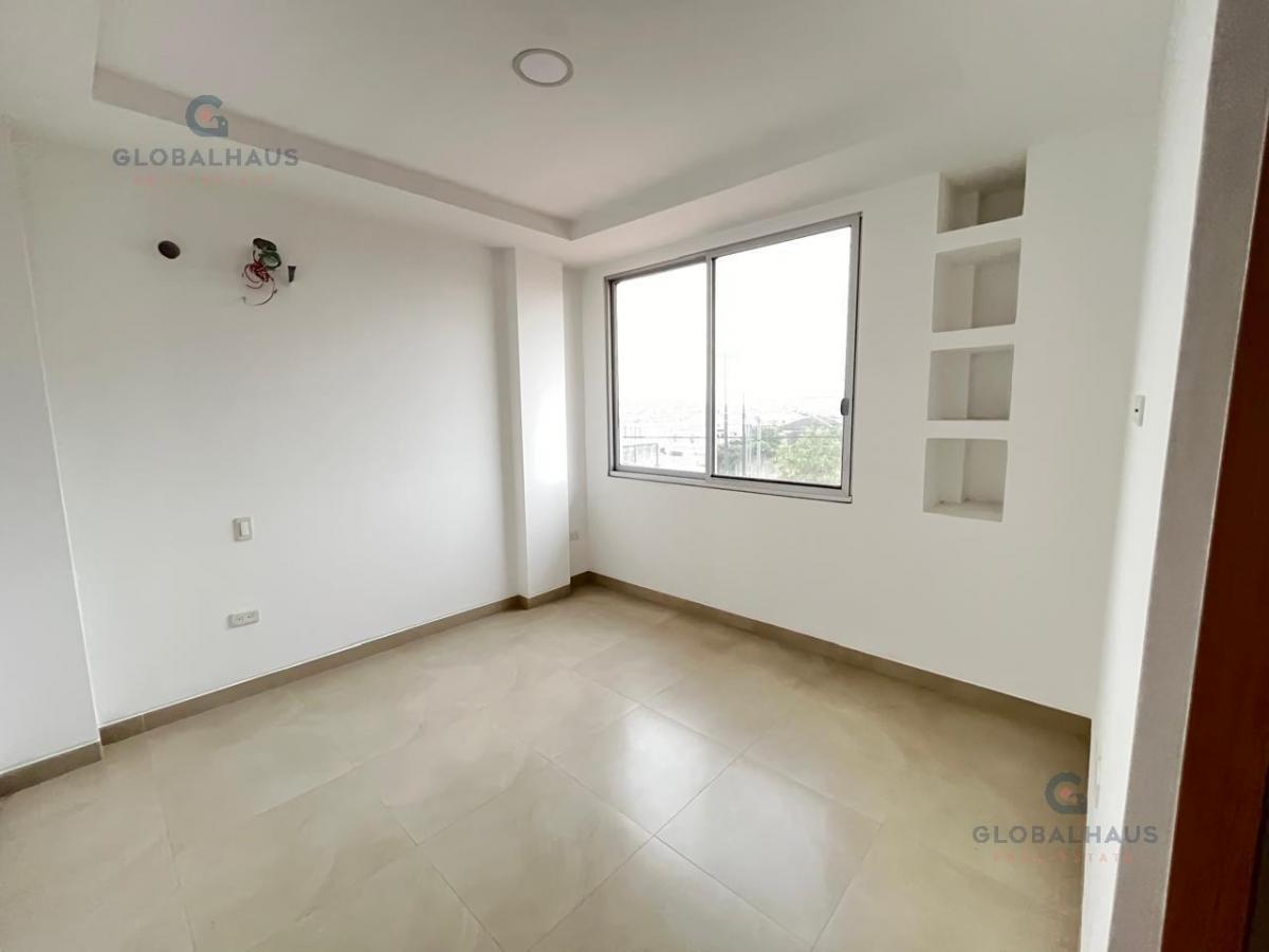 Venta de Casa Esquinera en Urb. Condado Vicolinci con 3 Habitaciones m. H. Guayas — imagen 5