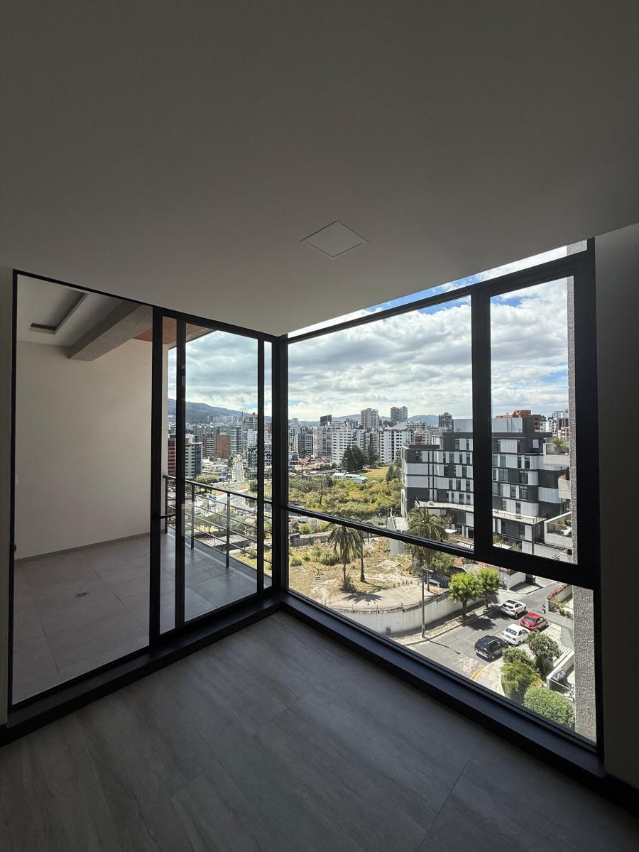 Vendo Departamento Tres Dorm. - Sector González Suarez — imagen 8