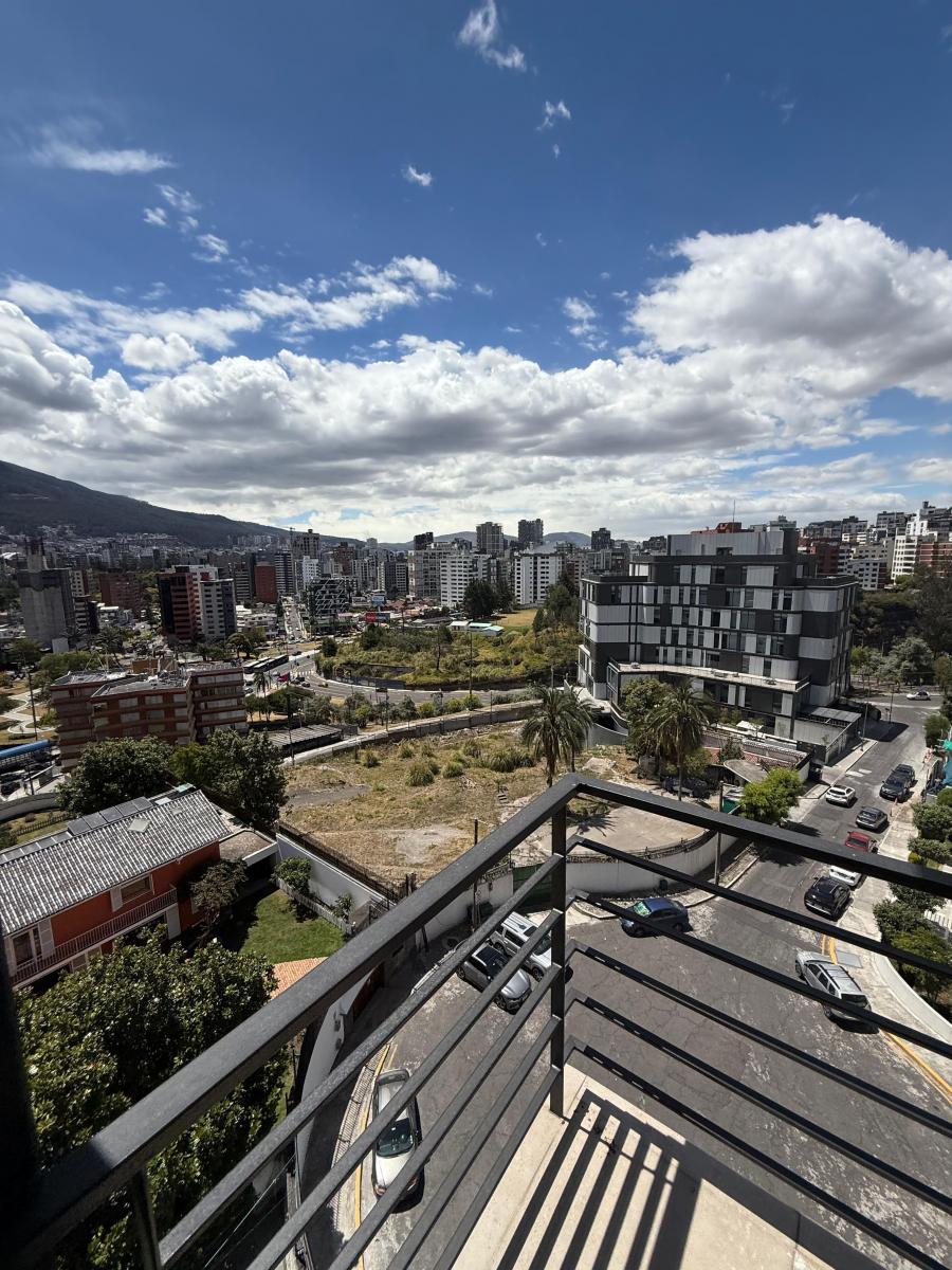 Vendo Departamento Tres Dorm. - Sector González Suarez — imagen 7