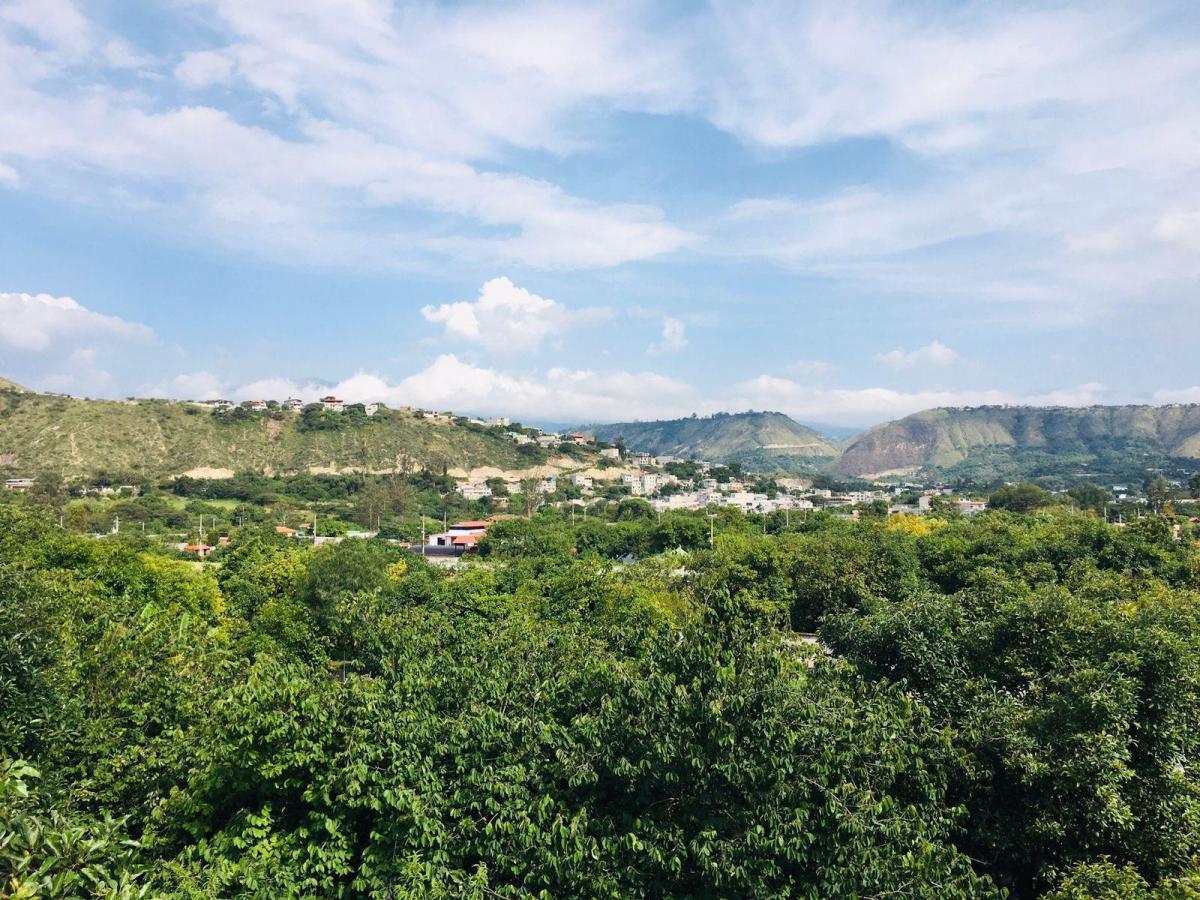 Jal. Venta Casa Guayllabamba, 4 Dorm. y Terreno de 2700 m² — imagen 9