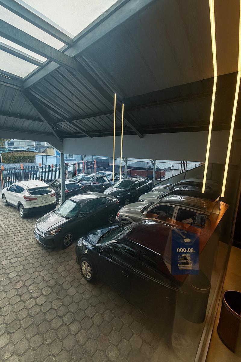 Venta de Terreno Esquinero en Sector Mariscal con Alto Potencial Comercial — imagen 8