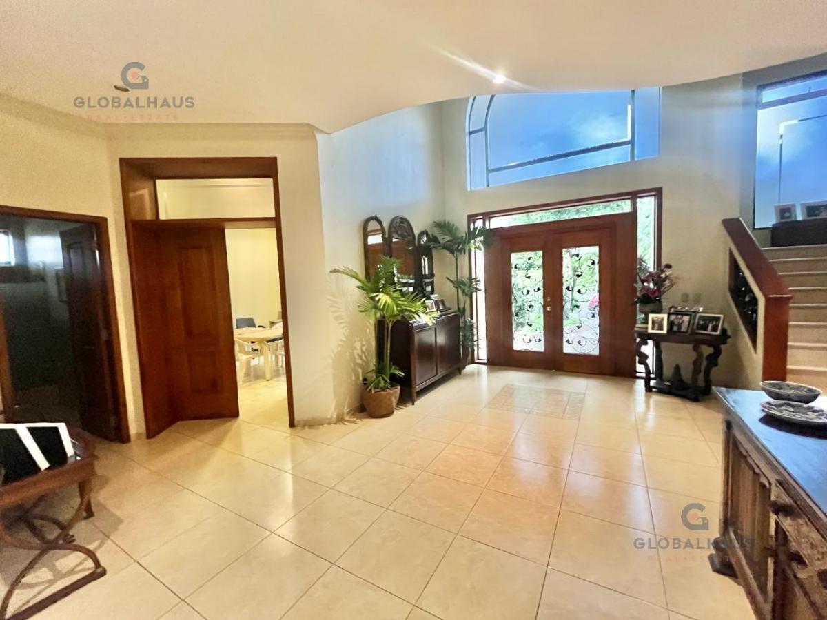 Venta de Casa Samborondon Laguna Dorada, 5 Dorm., Piscina, Casa Al Lago m. H. Guayas — imagen 9