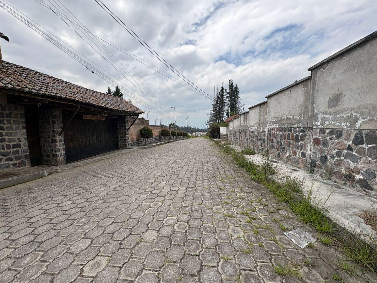 Vendo Terreno en La Macarena II, Conocoto, Quito — imagen 9