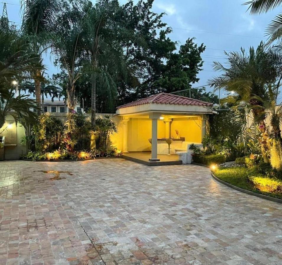 Samborondon Km 6 Urbanización Exclusiva Amplia Casa en Venta, Guayas — imagen 8