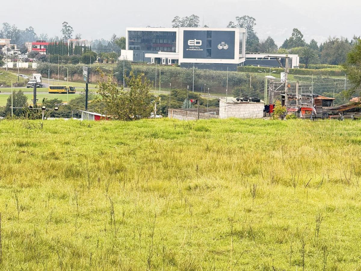 Venta Terrenos Tababela a 2 Cuadras Vía Principal Aeropuerto — imagen 9