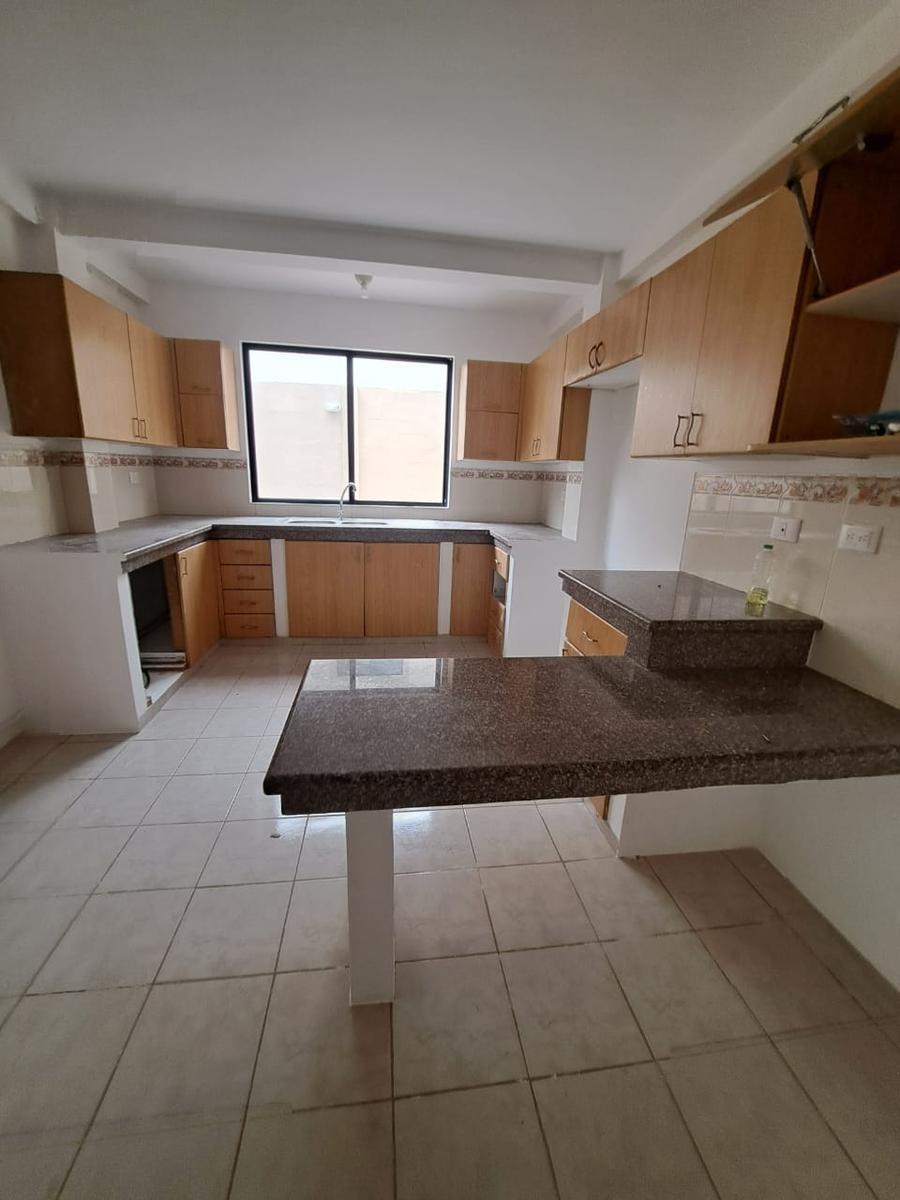 Ciudad Celeste Casa en Venta Etapa La Marina Km 9 Via Samborondon, Guayas — imagen 5