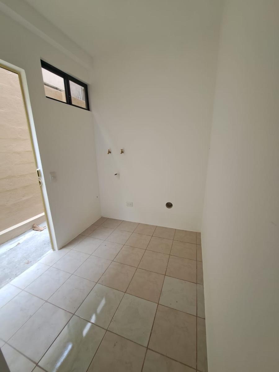 Ciudad Celeste Casa en Venta Etapa La Marina Km 9 Via Samborondon, Guayas — imagen 4