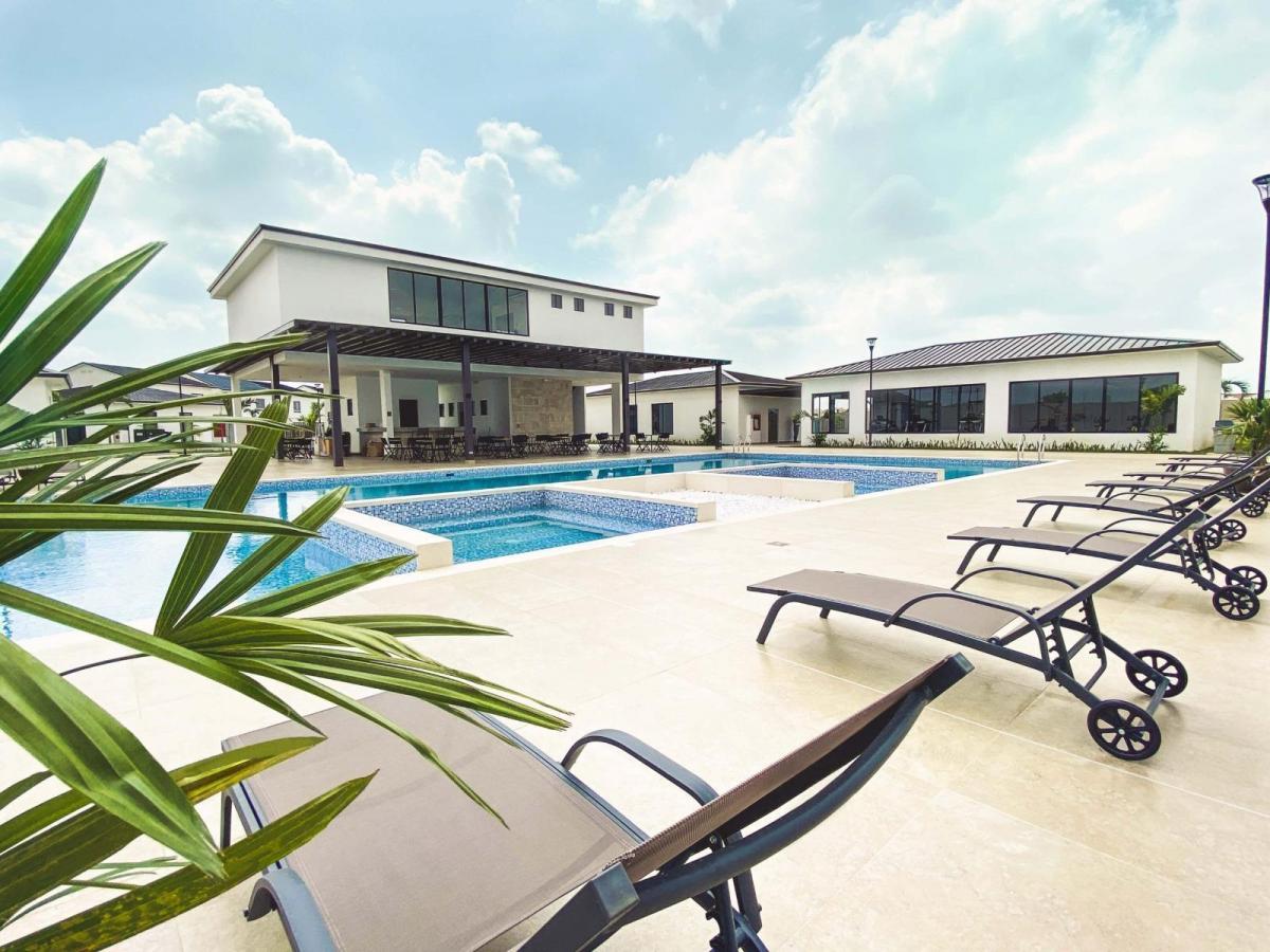 Via Samborondon Urbanizacion Vilanova Casa en Venta a Estrenar, Guayas — imagen 4