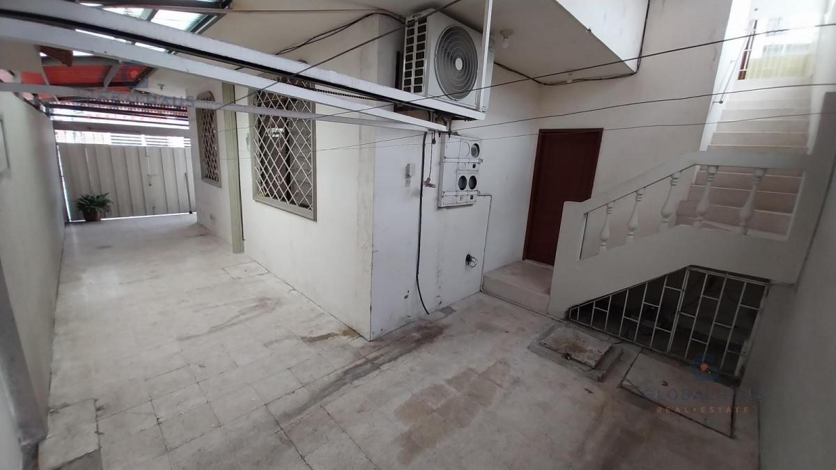 Venta de Casa Rentera, Esquinera en Guayacanes, 7 Habitaciones G. P. Guayas — imagen 5