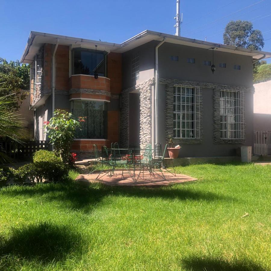 Casa de Venta en Cumbaya Exclente Ubicacion — imagen 10