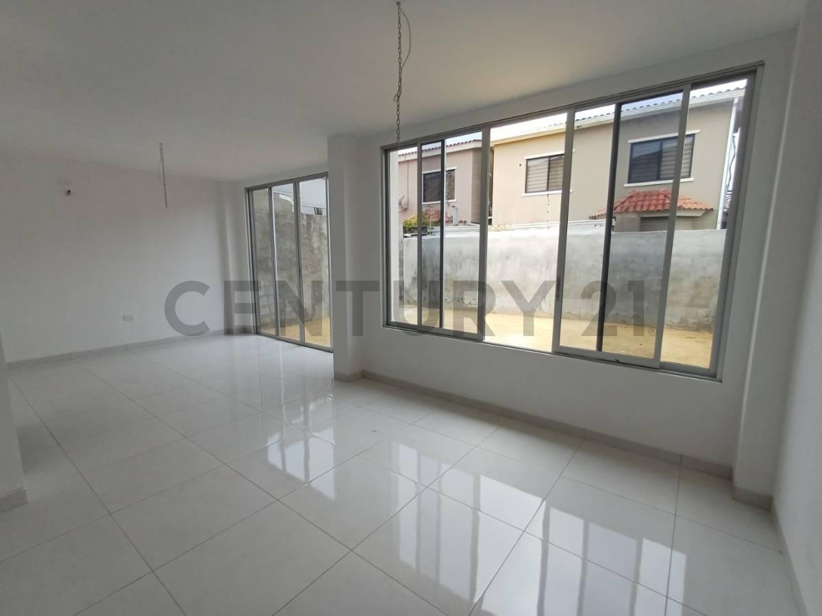 Moderna Casa de Estreno en Romareda–et. Riada (Solo 28 Propiedades). Dian, Guayas — imagen 6