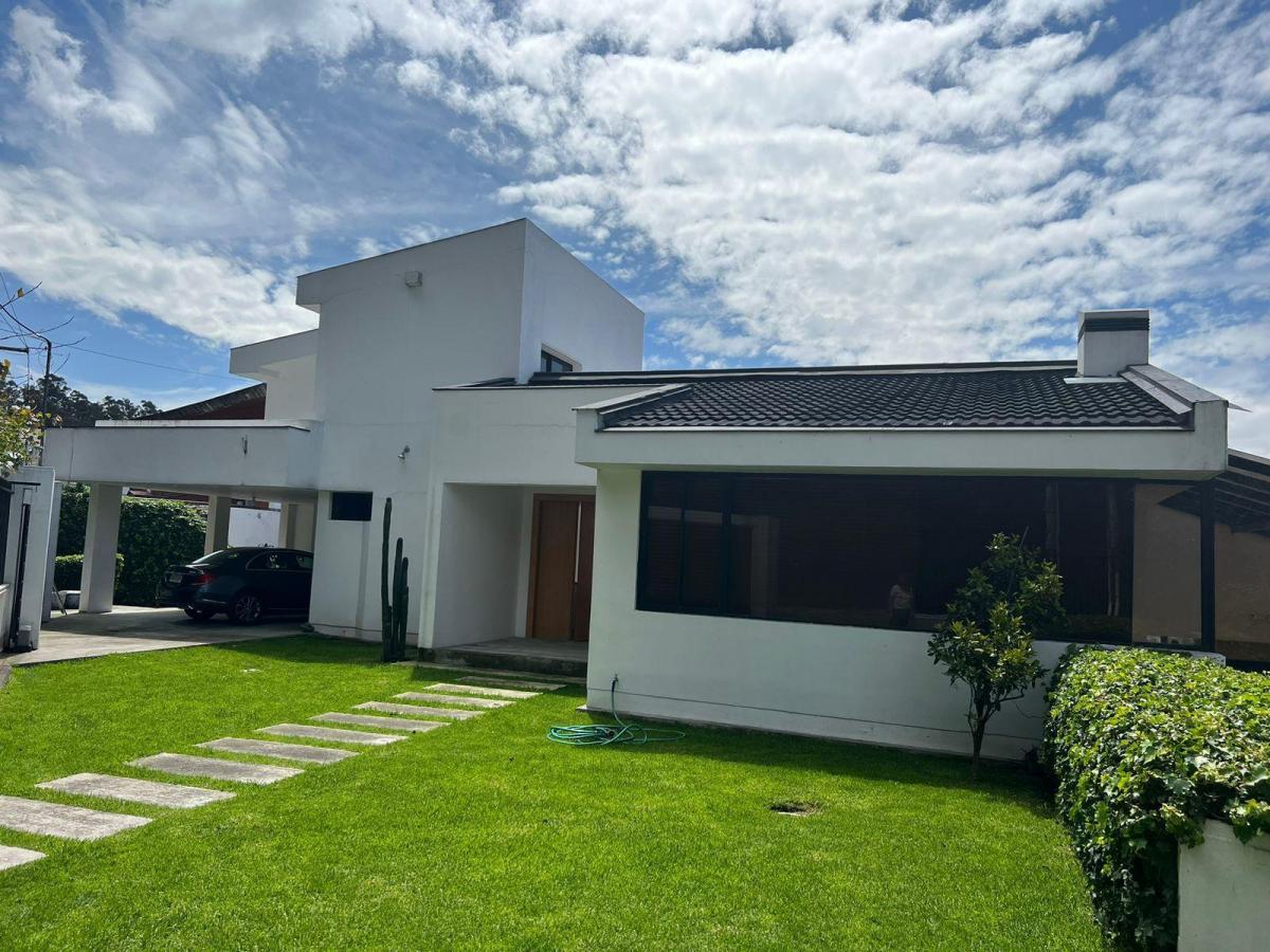 Mv - Colinas de Pichincha, en Venta Casa de Lujo 5d, 1485 m² Útiles con Piscina — imagen 8