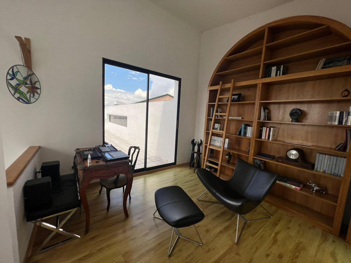 Mv - Colinas de Pichincha, en Venta Casa de Lujo 5d, 1485 m² Útiles con Piscina — imagen 3