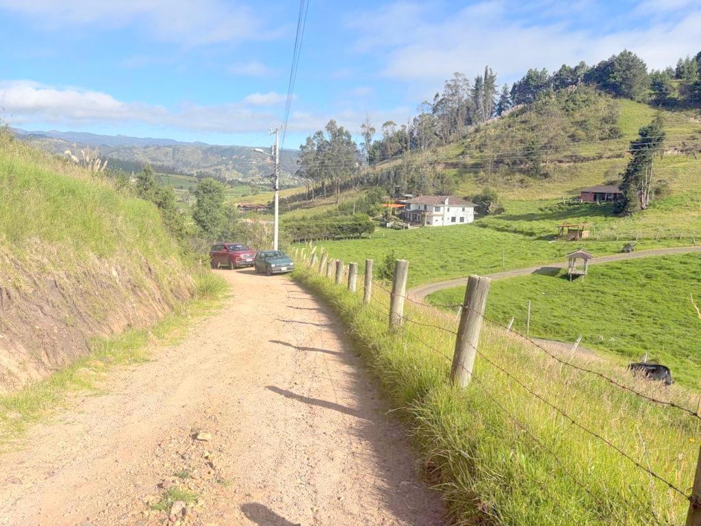 Hermoso Terreno Campestre 13.305 m² en Venta Vía Cumbe – Cuenca Ec, Azuay — imagen 9