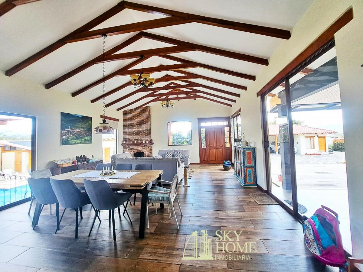 Quinta en Venta en Guayllabamba | Piscina, Jardín y Casa de Huéspedes — imagen 3
