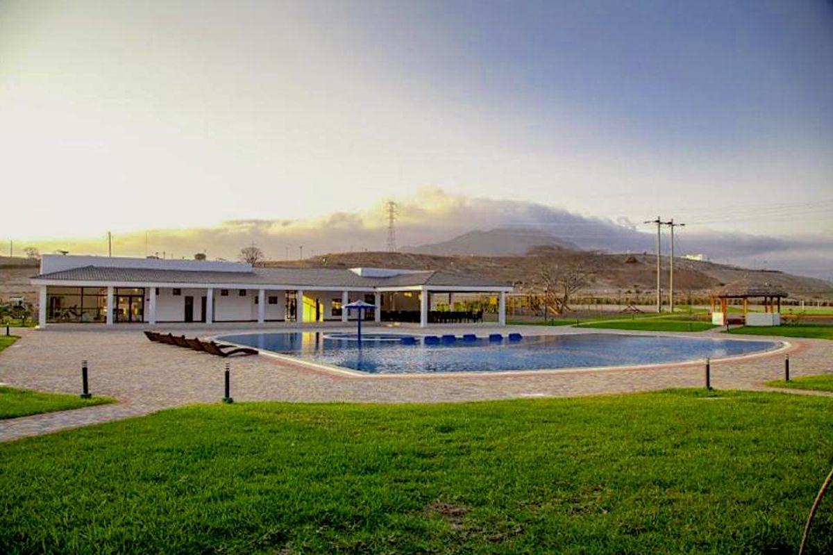 Hermoso Terreno en Montecristi Golf Resort & Villas, Manabí — imagen 3