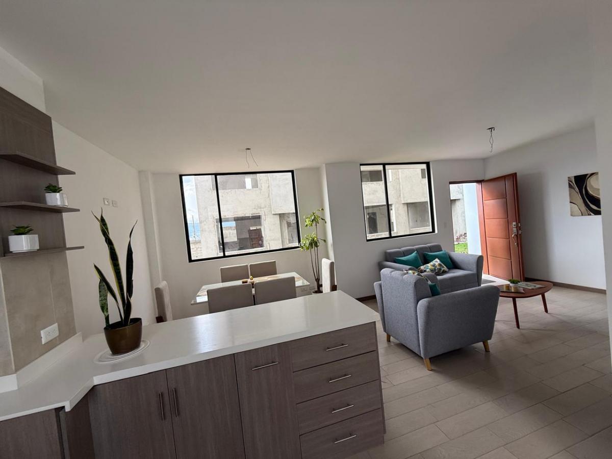 Hermosas Casas en Venta 141 m² - Cashapamba — imagen 7