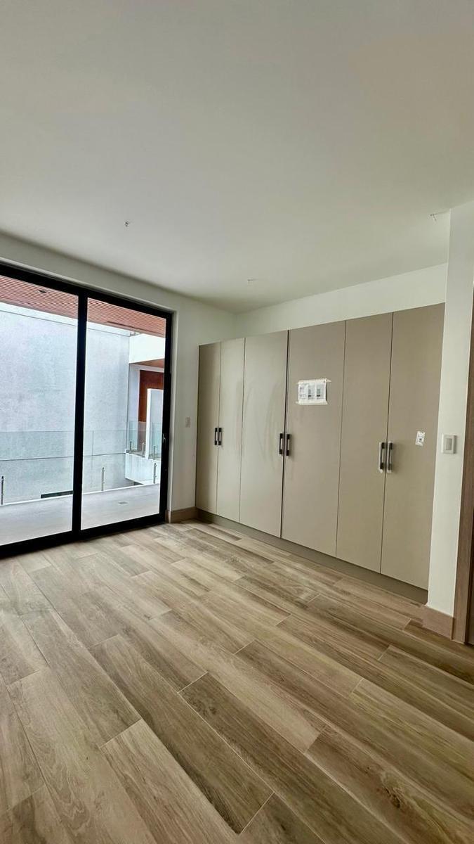 Suite de Arriendo en Cumbayá con Terraza. Provincia de Pichincha — imagen 6