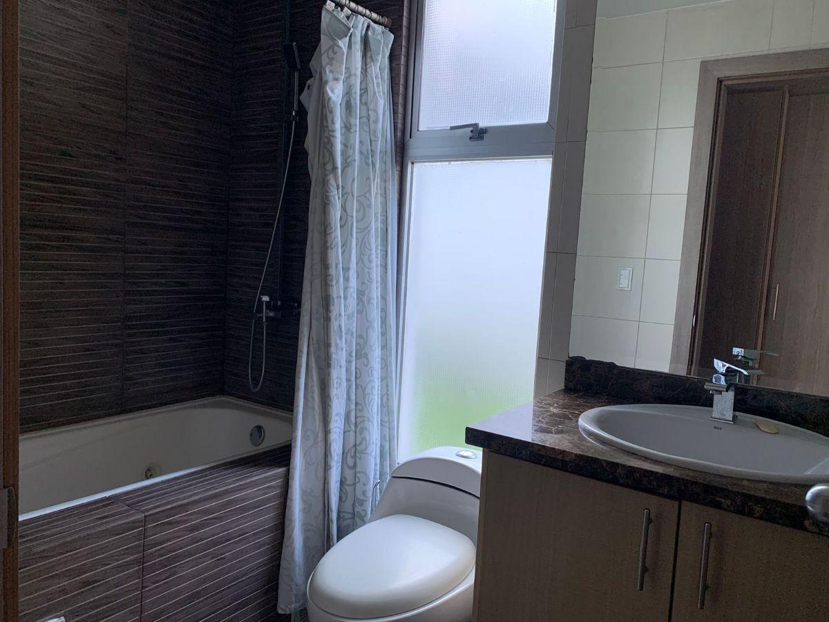 Vendo Departamento de Lujo 2 Dorm. y Jardín Quito Tenis — imagen 3