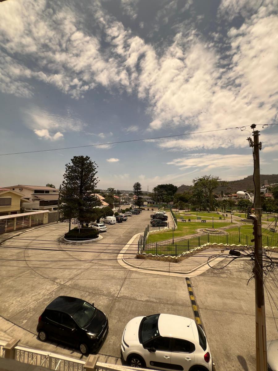 Olivos 1 Se Vende Acogedor Apartamento, Linda Vista Al Parque!, Guayas — imagen 3