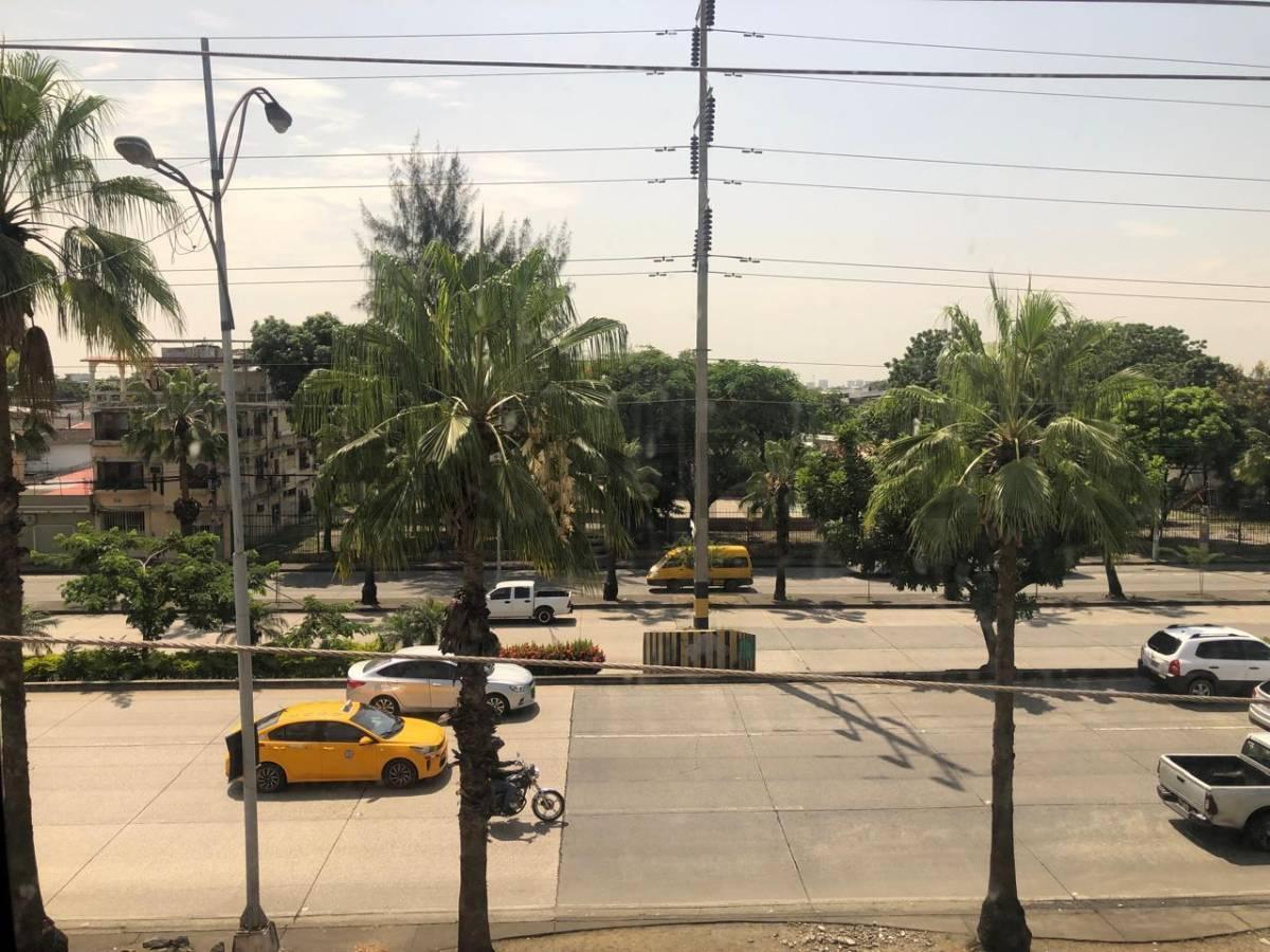 Edificio Comercial Av Francisco de Orellana Alta Rentabilidad P. Cev, Guayas — imagen 3